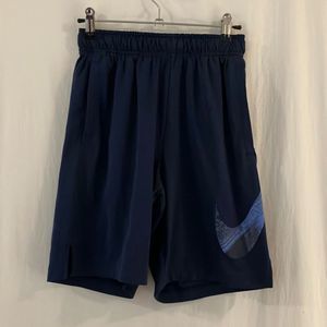 NIKE Boys Large Athletic shorts dri-fit navy blue